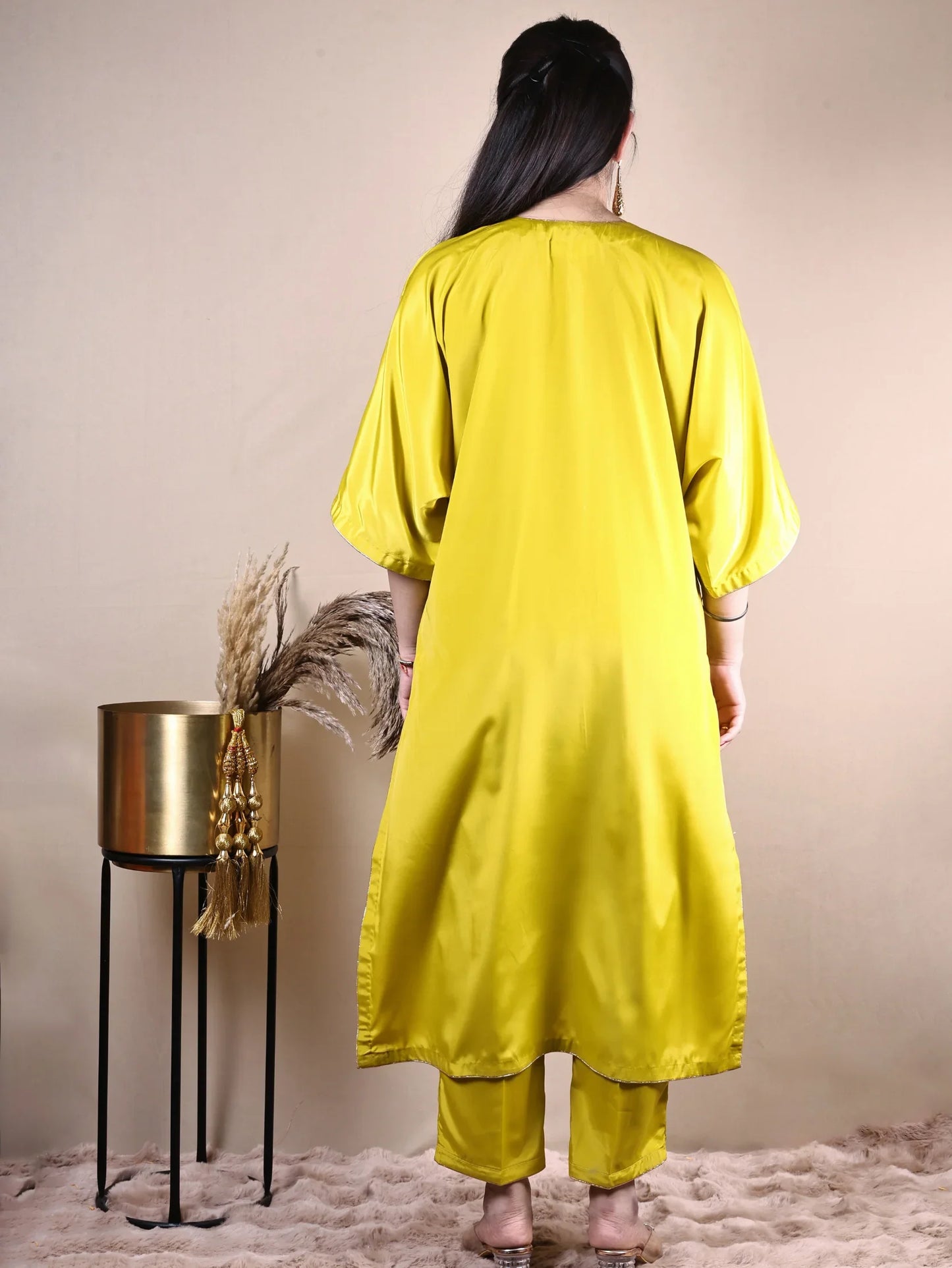 LIME GREEN KURTA SET - Silaye