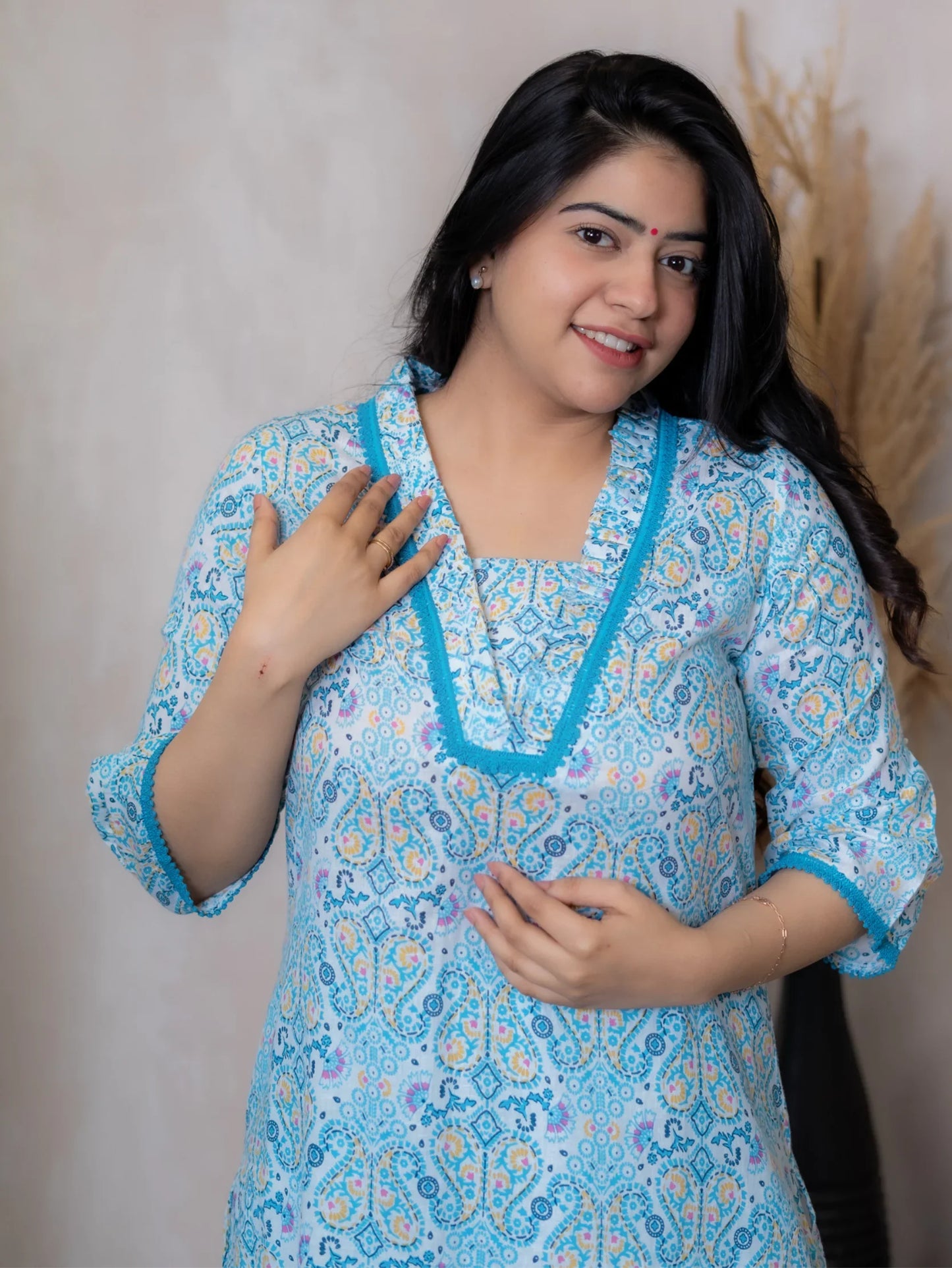 WHITE & TEAL FLOWER PRINTED KURTA SET - Silaye