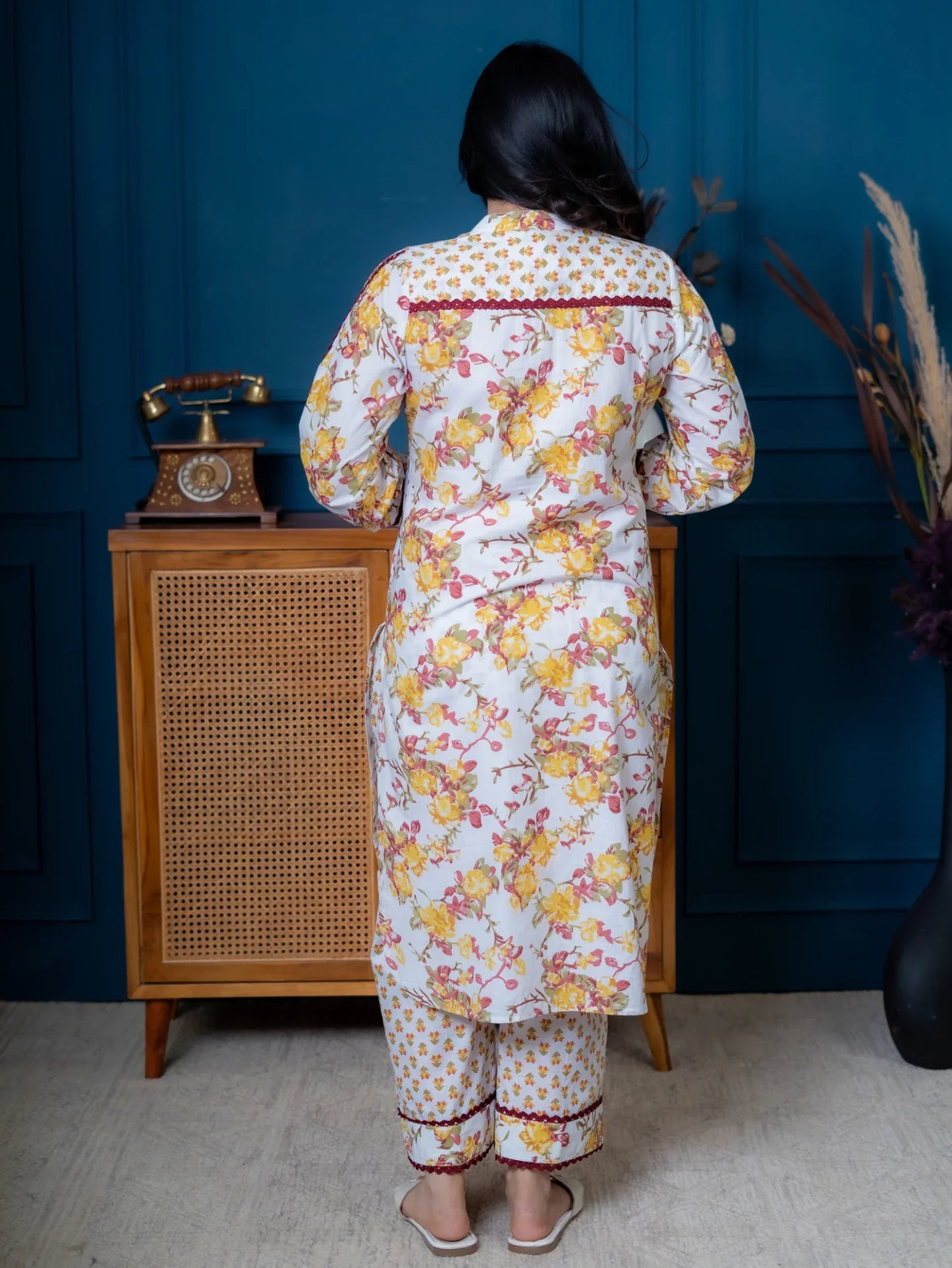 YELLOW FLORAL KURTA SET - Silaye