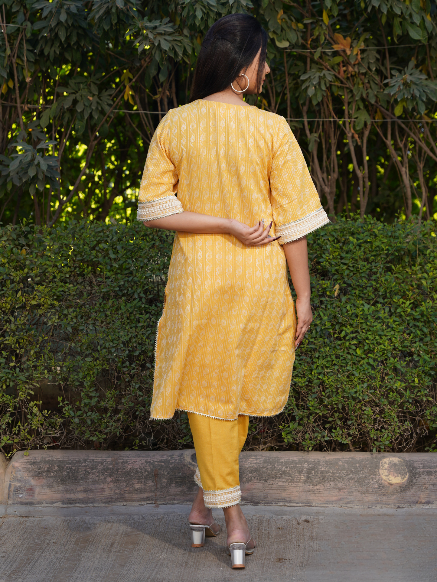 GLOWING SUNSHINE PEARL KURTA SET